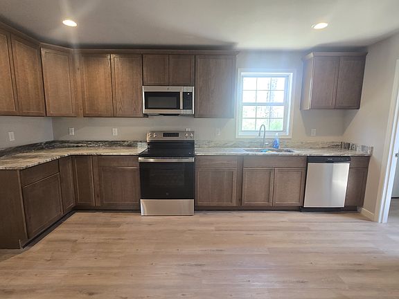 5th image of 15615 Allen Dr