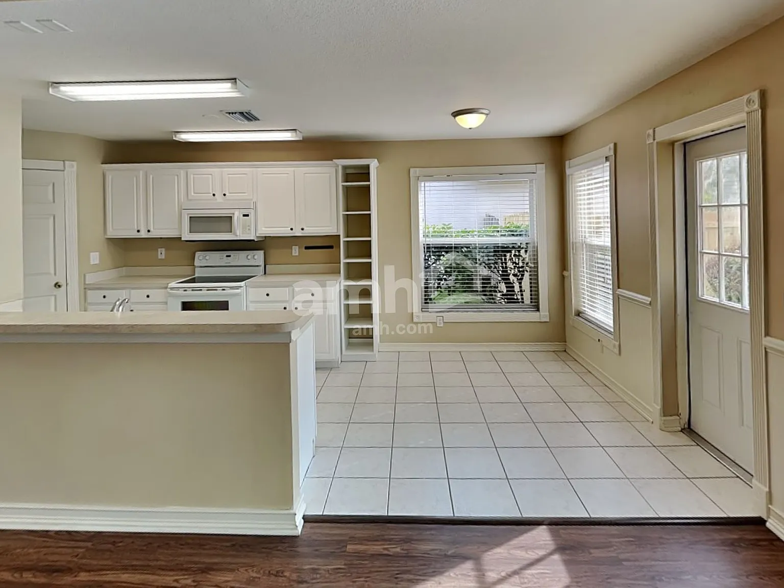 4 bed, 2.0 bath, 1601 sqft, $2,495 — Photo 4