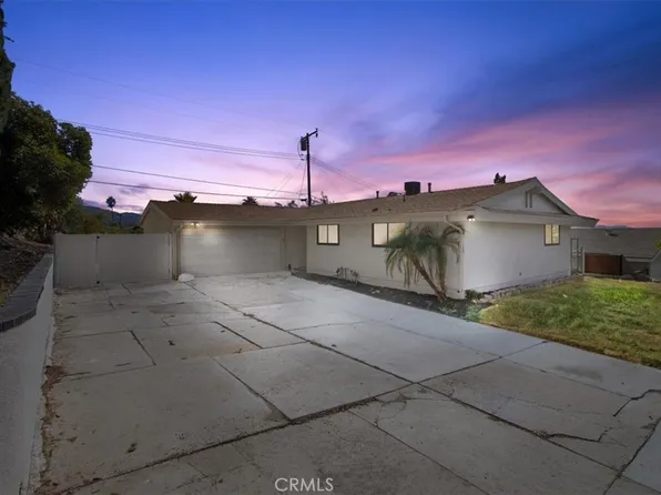 18718 Delight St, Santa Clarita, CA 91351