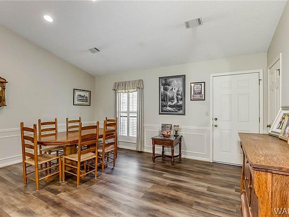 5th image of 7205 Harperwood St