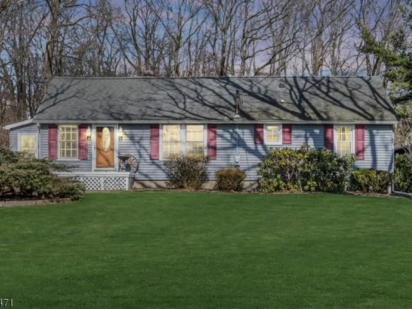 300 Turkey Hill Road, Bethlehem Twp., NJ 08804