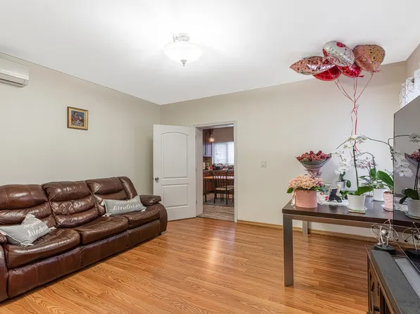 3817 Oceanic Avenue image 17 of 37