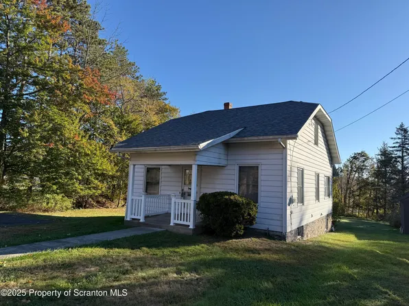 216 Maple St, Moscow, PA 18444