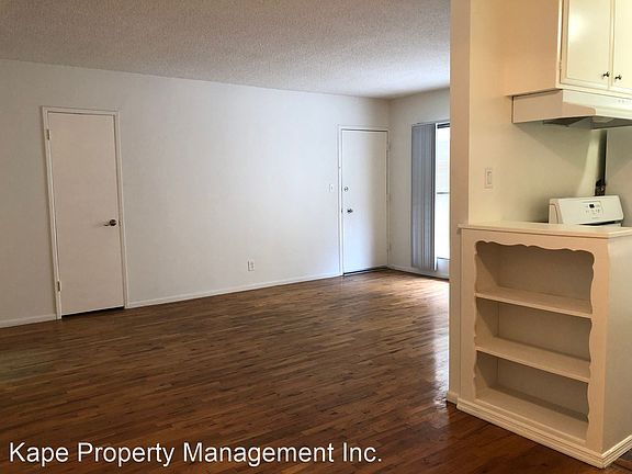 4th image of 1027 N Sierra Bonita Ave Unit 2