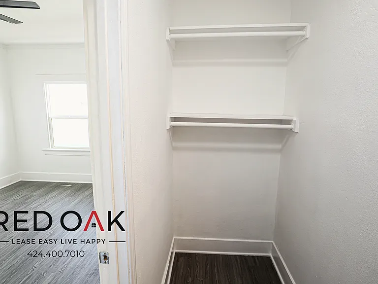 527 W 15th St #24 — Photo 10
