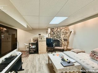 257 Woodsworth Rd #2, Toronto, ON M2L2T5