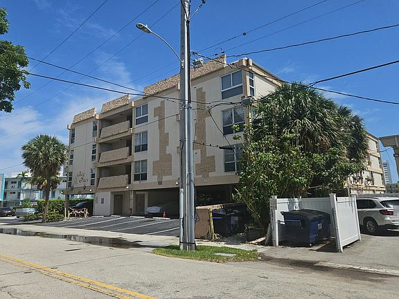 2nd image of 2420 Diana Dr