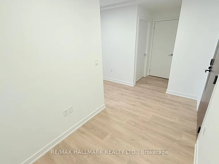 1037 The Queensway #807 — Photo 12