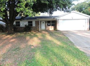 512 Martha St, Euless, TX 76040