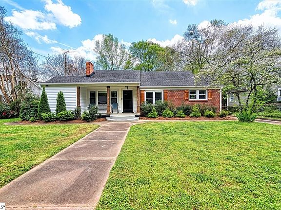 2nd image of 15 Circle Dr