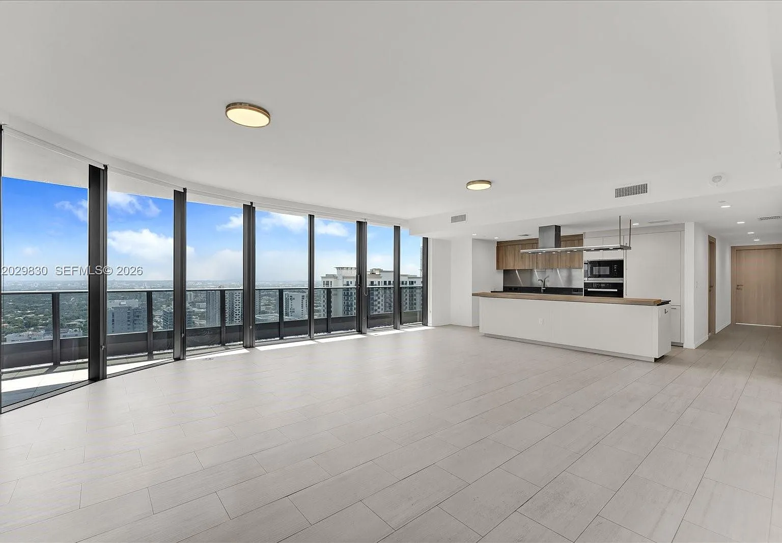 Brickell Flatiron Condo — Photo 1