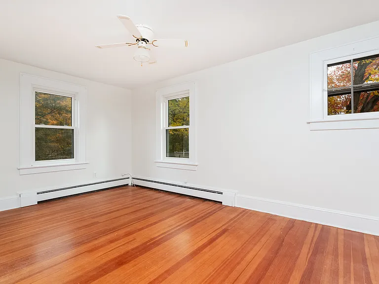 31 Hillandale Rd — Photo 30