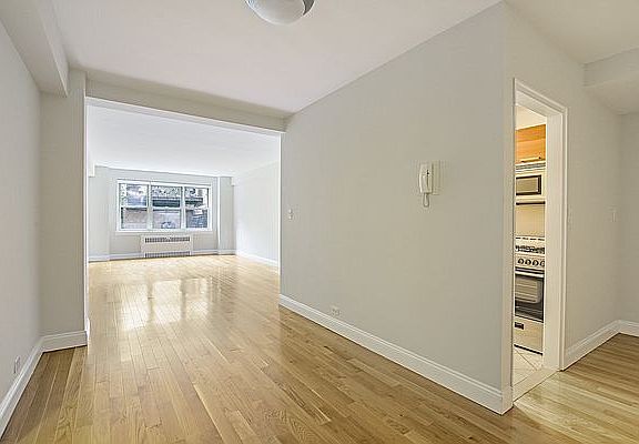 4th image of 41 Park Ave APT 4B