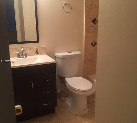 4th image of 10084 Twin Lakes Dr
