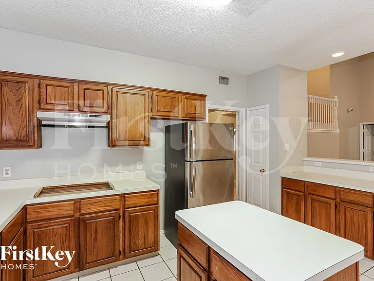 2329 Bent Brook Dr — Photo 6