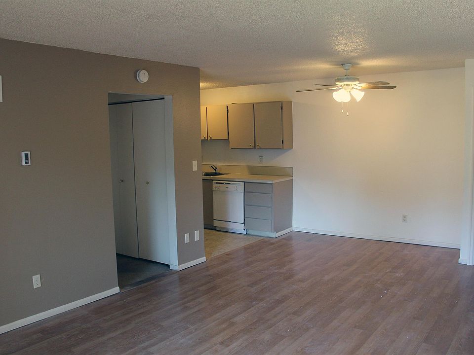 Living/dining room