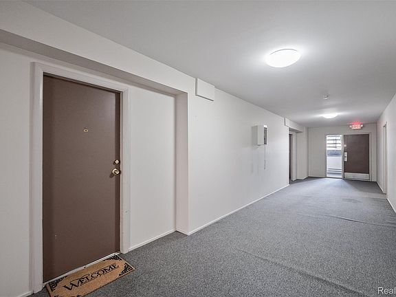 5th image of 1255 S Maple Rd APT 101