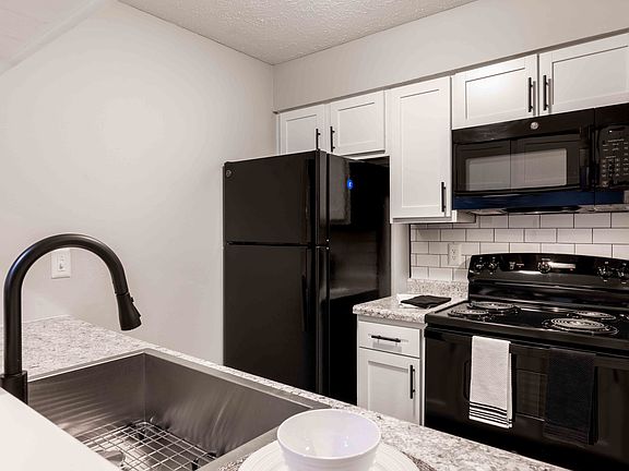 3rd image of 7007 Courthouse Dr #71042C