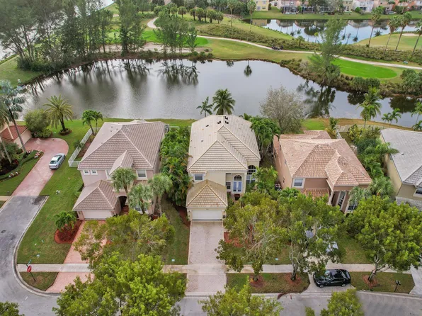 2111 RESTON Circle, Royal Palm Beach, FL 33411