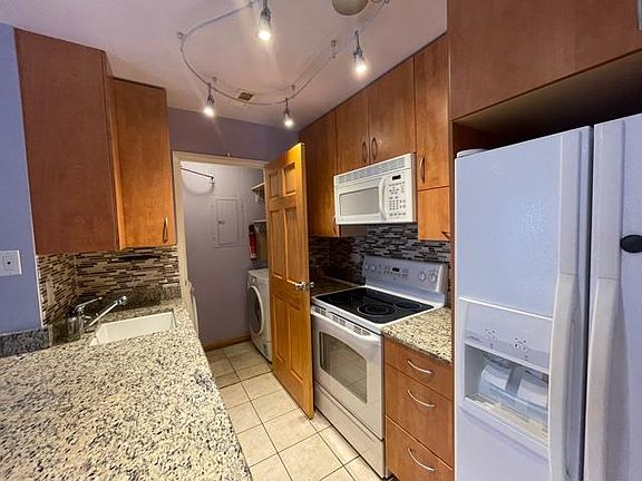 4th image of 1313 E Wyndham Cir APT 103