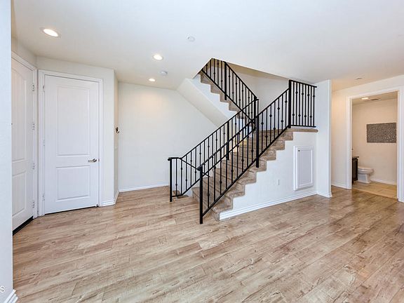5th image of 345 Newbury Vista Ln