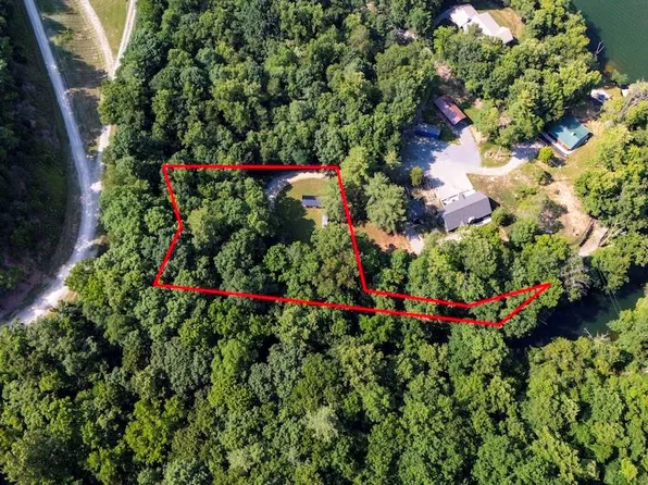 Byrd Lodge Rd, Radford, VA 24141