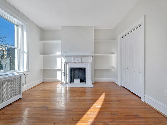 3rd image of 1519 Park Rd NW APT 302