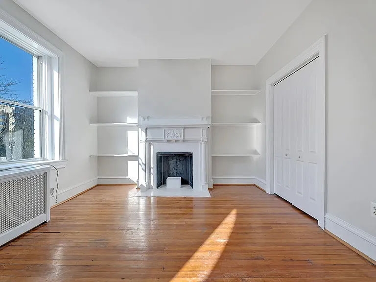 1519 Park Rd NW #302 — Photo 3