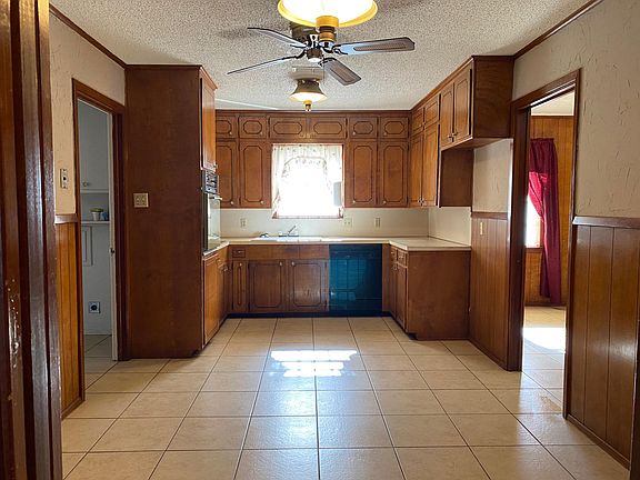 4th image of 4701 Cambridge Dr