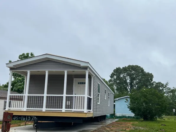 10 Jackson Dr, Millville, NJ 08332