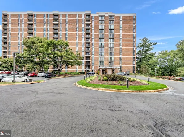 2300 Pimmit Dr APT 1201, Falls Church, VA 22043