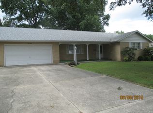 540 Nancy Dr, Centralia, IL 62801