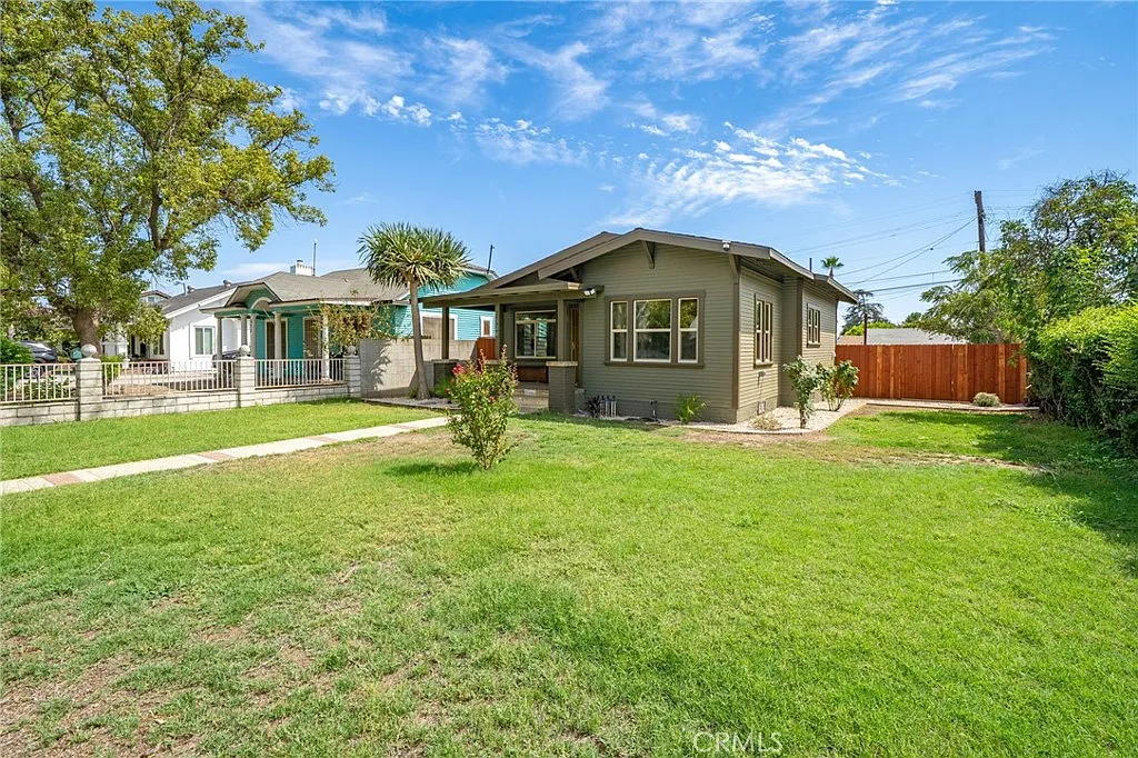 2 bed, 775 sqft, $2,950 — Photo 3