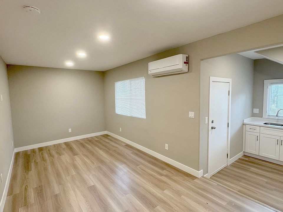 1st image of 13217 Park St
