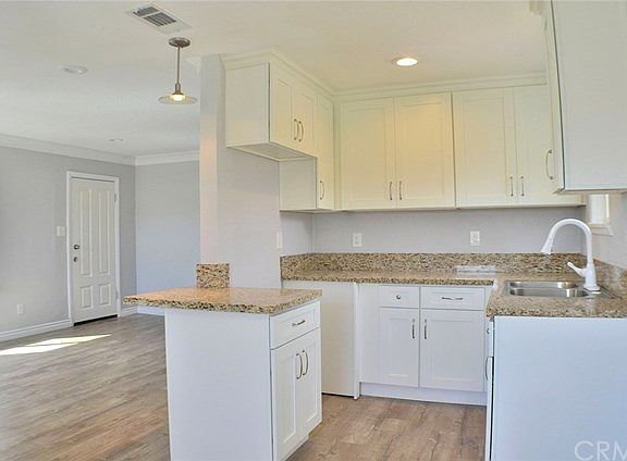 5th image of 1142 Reservoir Dr