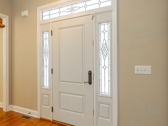 3rd image of 514 Druid Ln