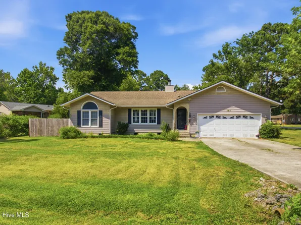804 Plantation Drive, New Bern, NC 28562