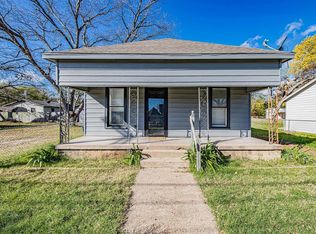 511 N Travis St, Granbury, TX 76048