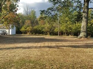 Morris Dr, Strongsville, OH 44149
