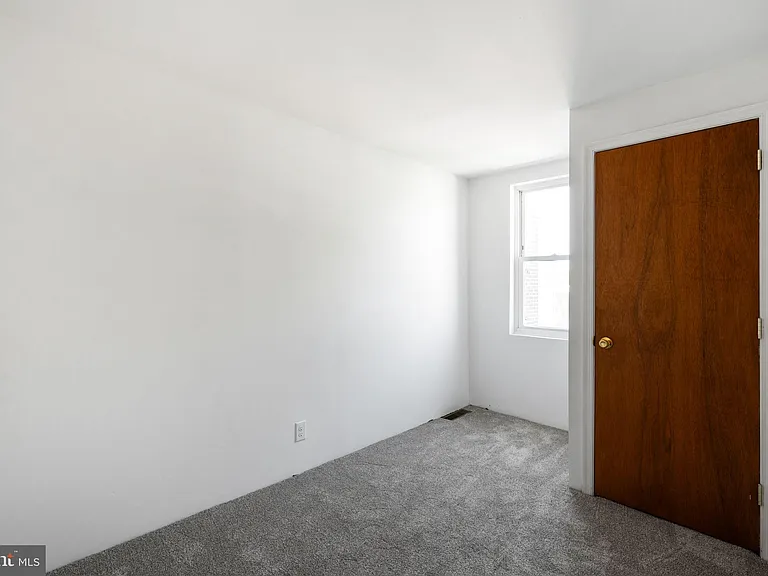 613 N Scott St — Photo 13