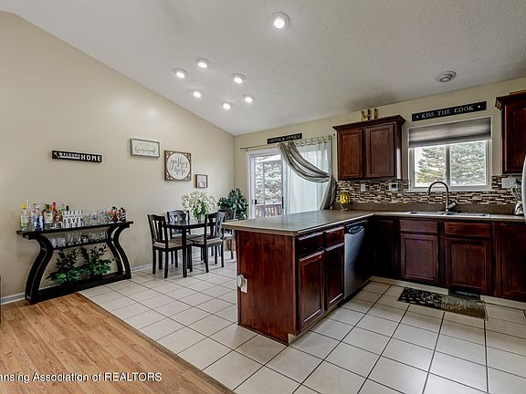 3rd image of 121 Country Lake Dr #48