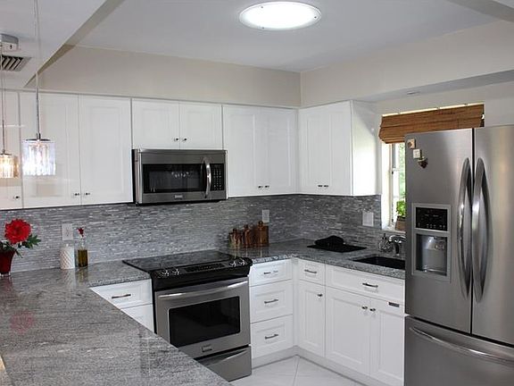 4th image of 2419 Aspinwall St #2419