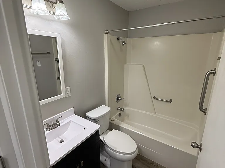 725 S 11th St #11 — Photo 8