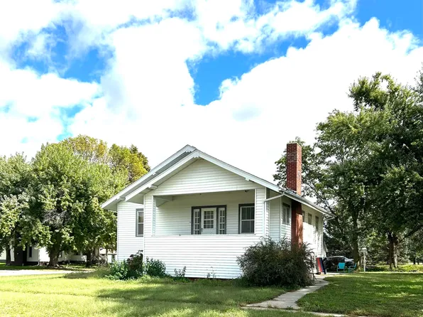 431 1st St, Meadow Grove, NE 68752