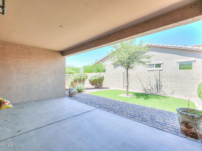 19732 N Flamingo Rd — Photo 43