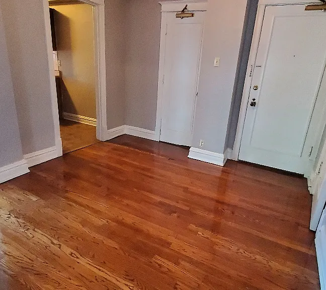 4501 Maryland — Photo 26