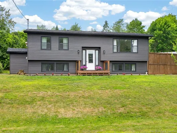 99 George St, Grand Bay Westfield, NB E5K 2H3