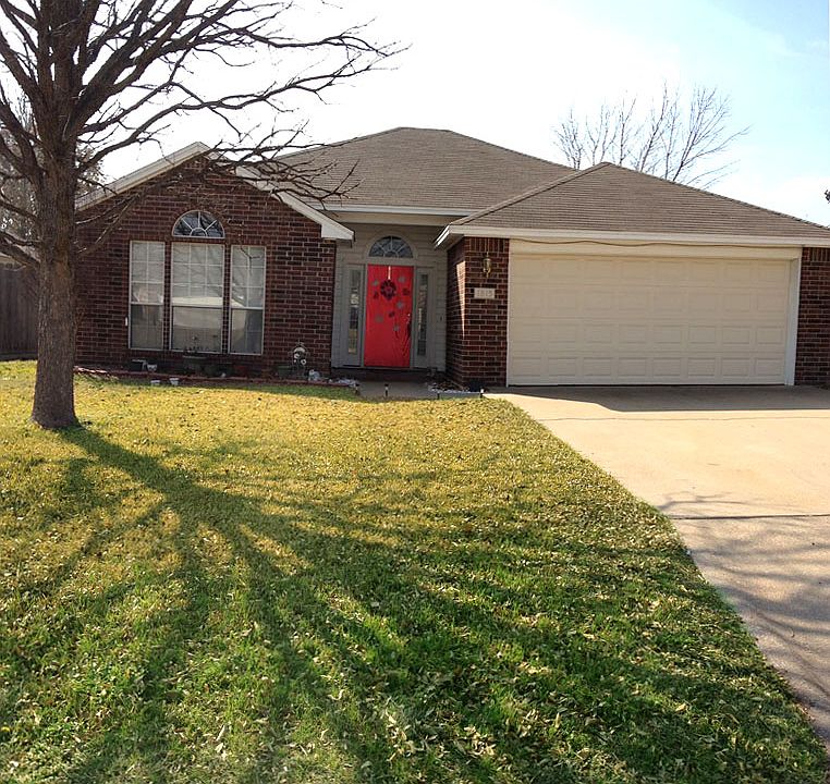 2nd image of 1815 Winchester Dr