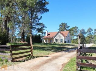 210 Avon Dr, Fayetteville, GA