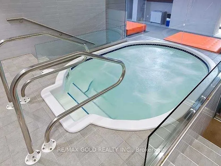 637 Lake Shore Blvd W #513 — Photo 26